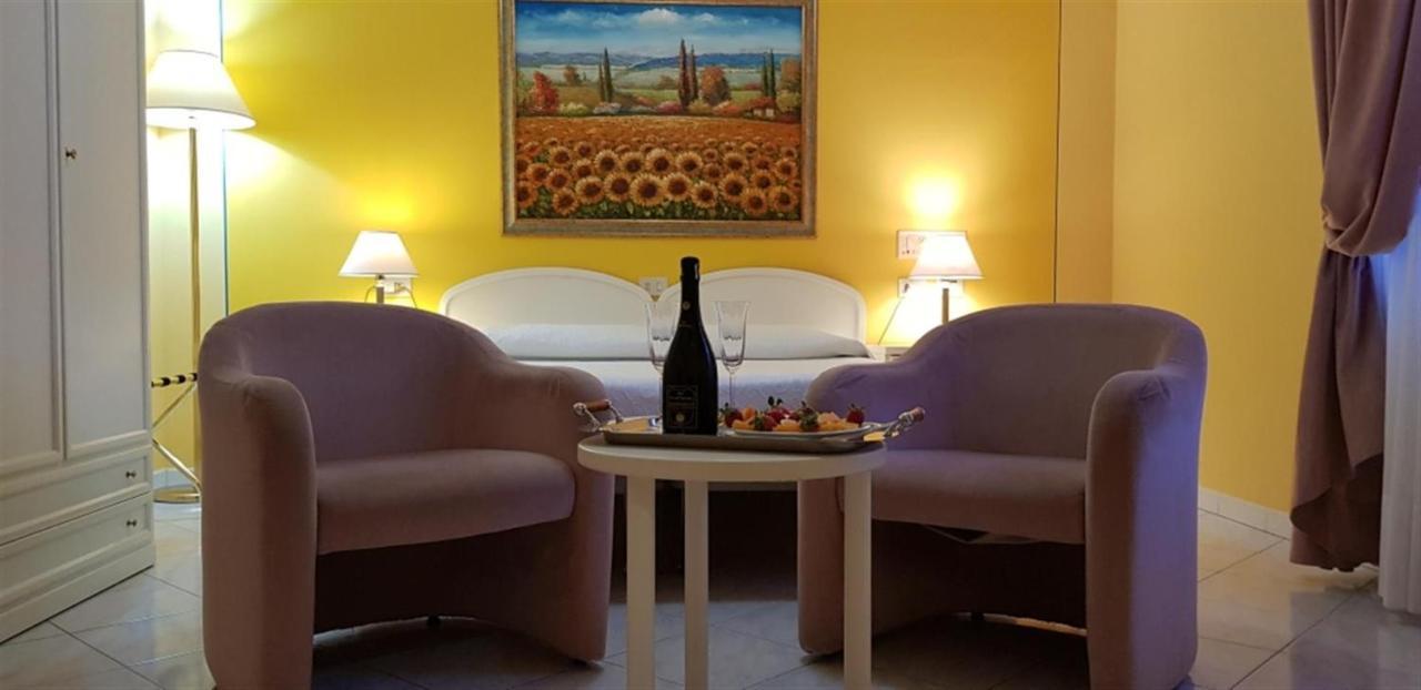 Hotel La Torre 카스틸리오네델라고 외부 사진