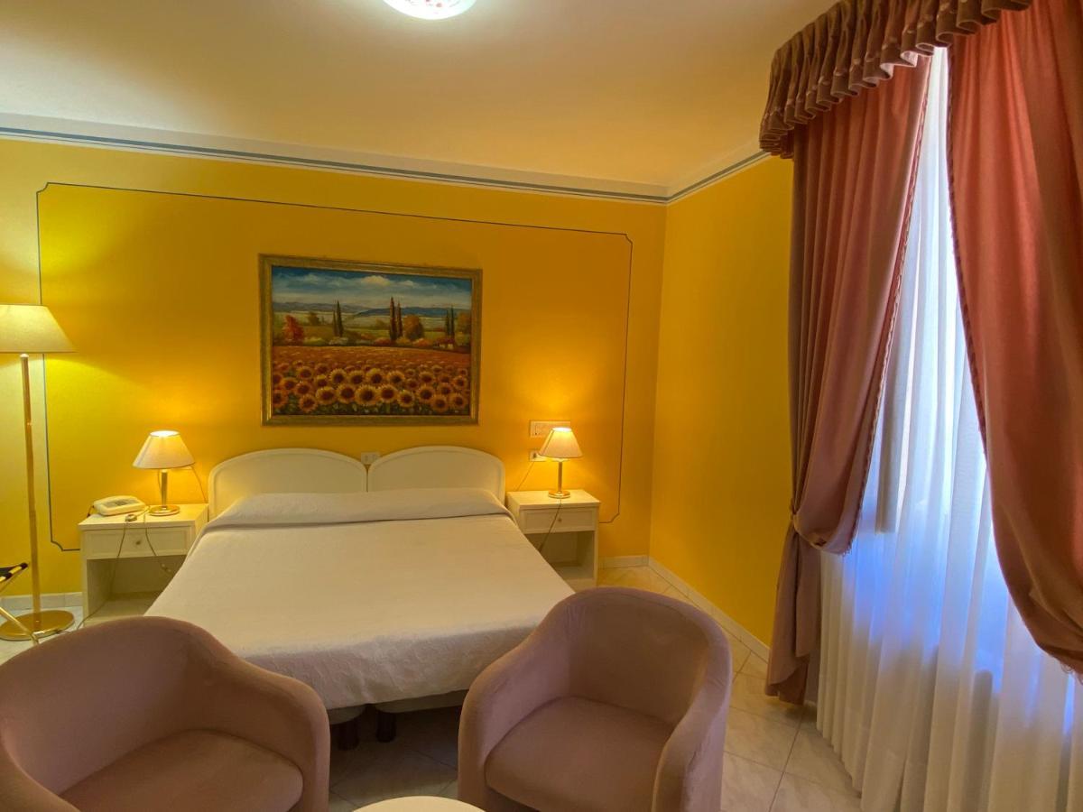 Hotel La Torre 카스틸리오네델라고 외부 사진