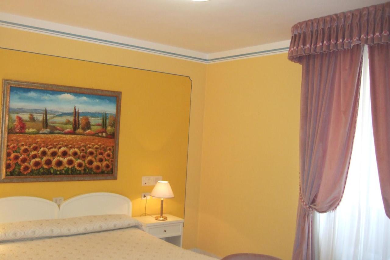 Hotel La Torre 카스틸리오네델라고 외부 사진